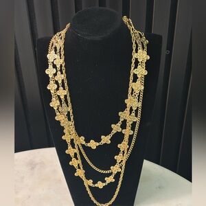 Elegant Gold Floral Necklace